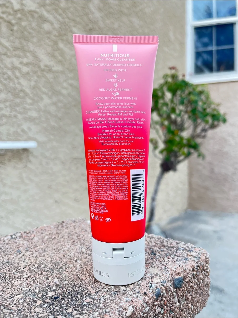 Estée Lauder Nutritious 2-in-1 Foam Cleanser - Pink to Red Gradient